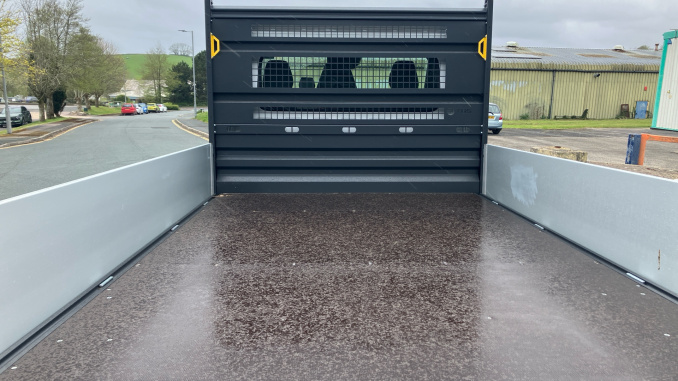 Renault Master Lwb Diesel Fwd LL35dCi 150 Advance Low Roof Dropside - Image 12